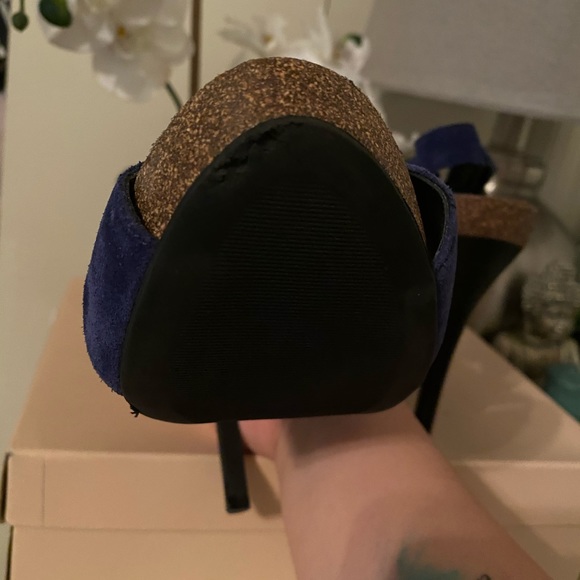 BCBG GREER HEELS - Picture 6 of 7